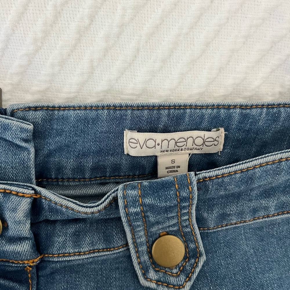 Eva Mendes Stretch Denim Skirt - Picture 6 of 9